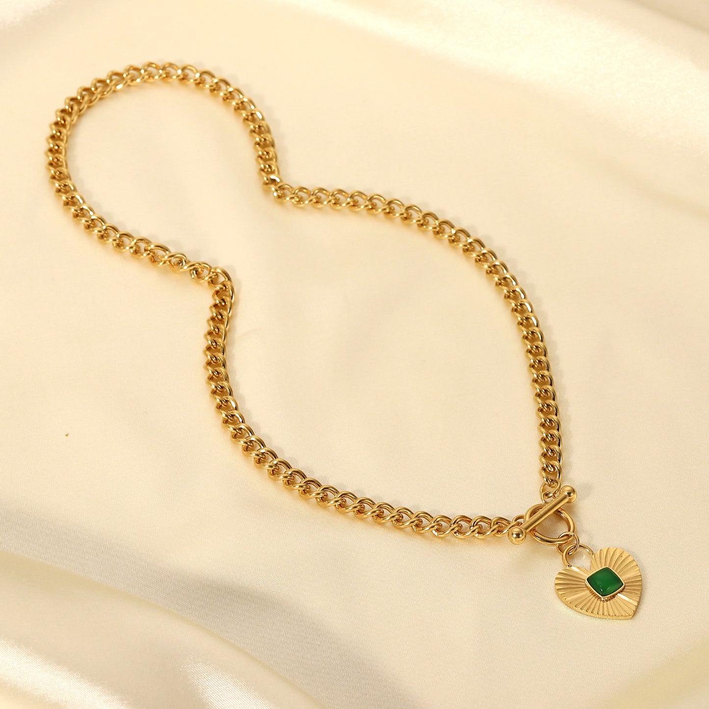 GREEN AGATE HEART CHAIN NECKLACE